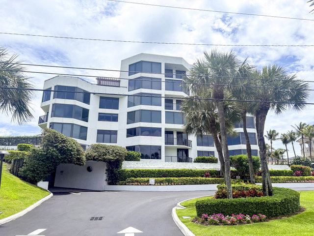 Townhouses of Highland Beach  photo 2